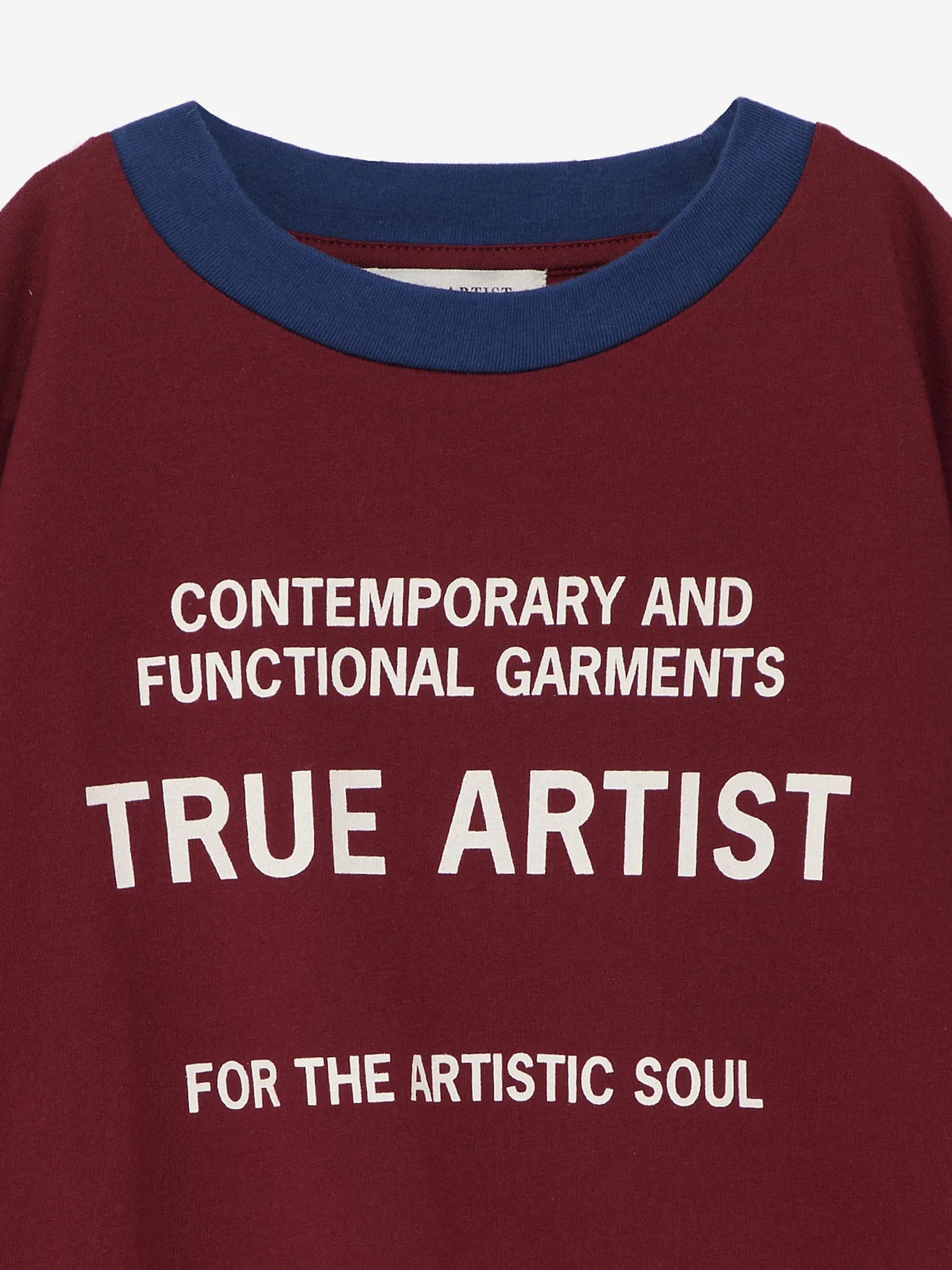 T-shirt in Burgundy Red