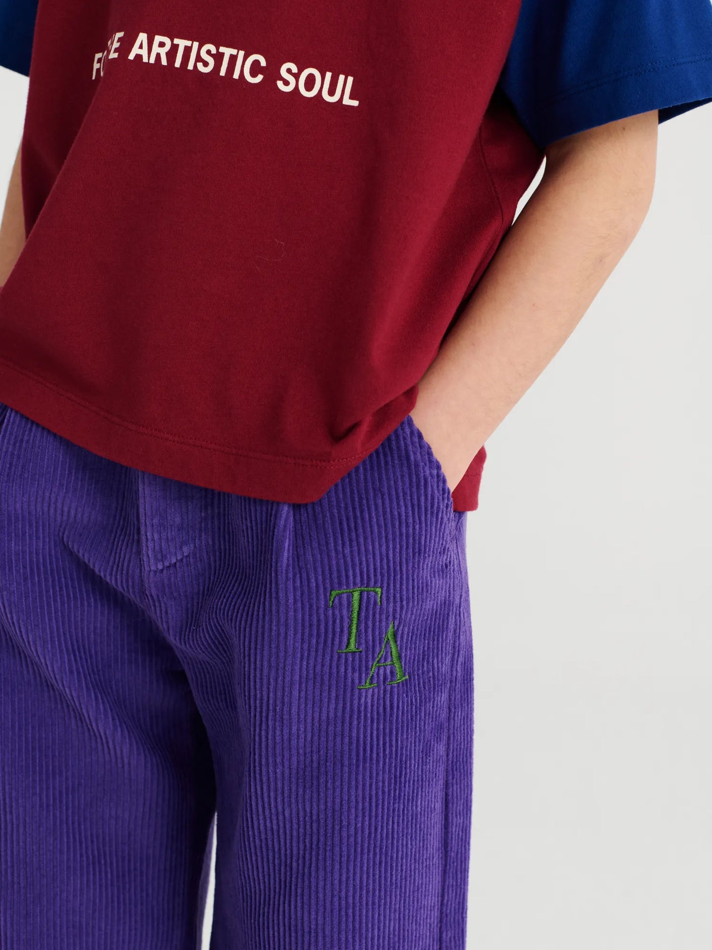 T-shirt in Burgundy Red