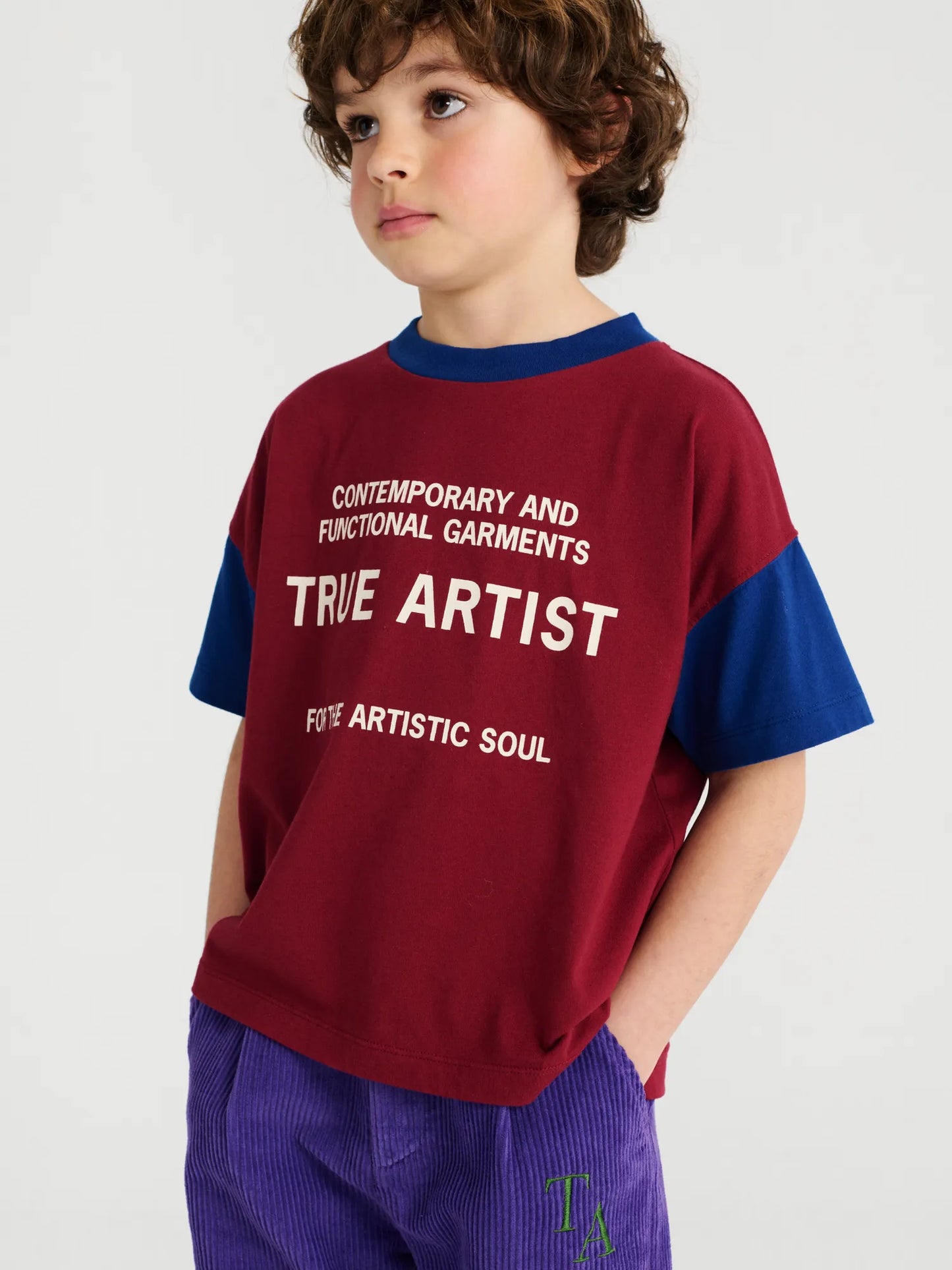 T-shirt in Burgundy Red