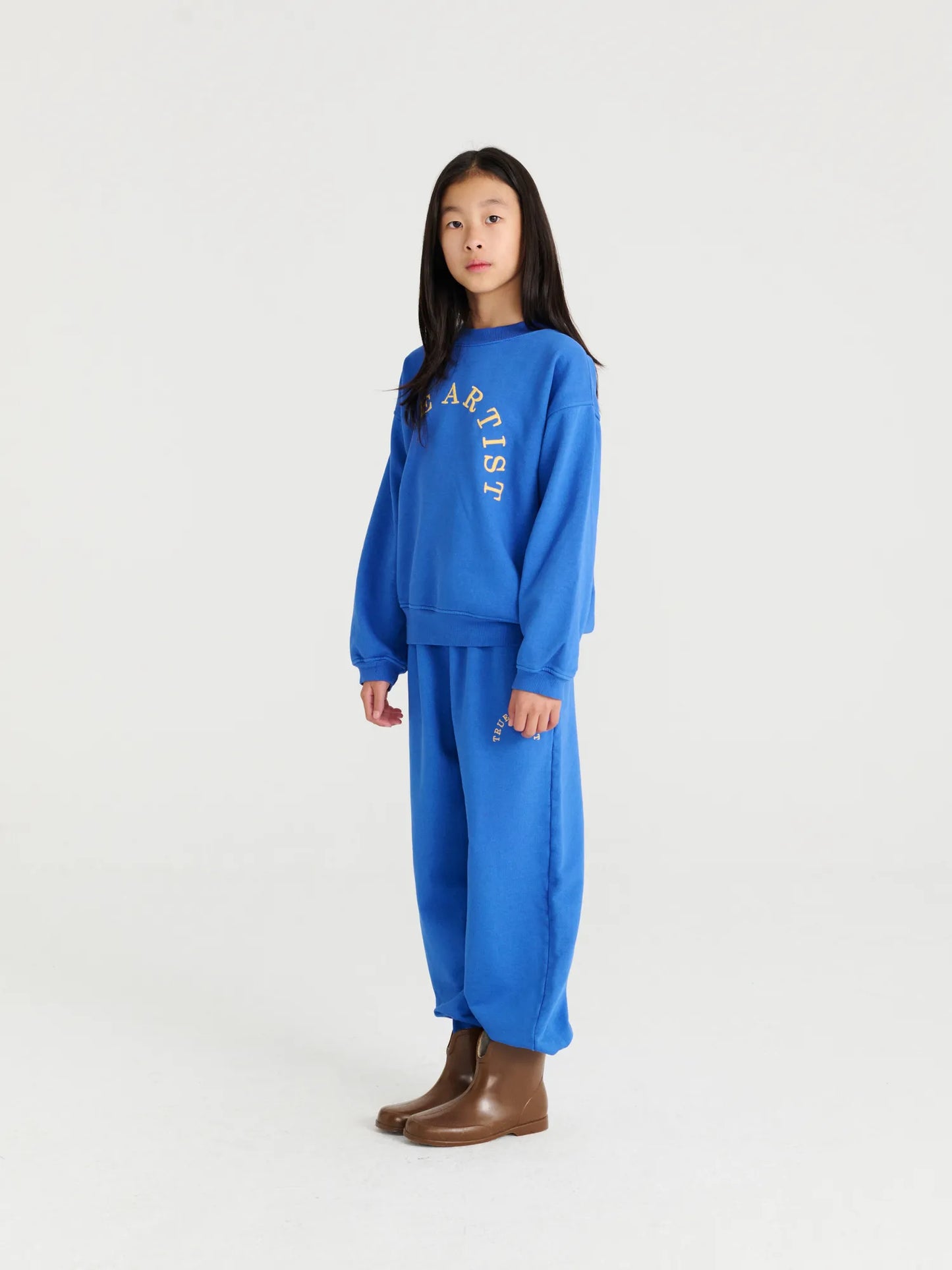 Sweatpants in Beaucoup Blue