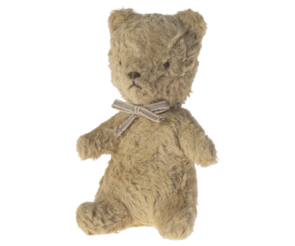 My first teddy - Sand