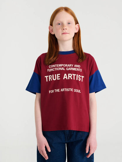 T-shirt in Burgundy Red